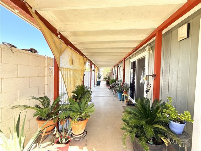 3661 N Gila Road, Golden Valley, AZ 86413