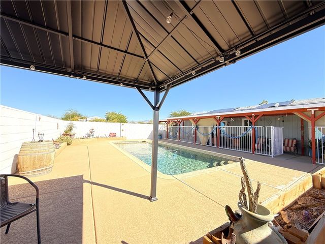 3661 N Gila Road, Golden Valley, AZ 86413