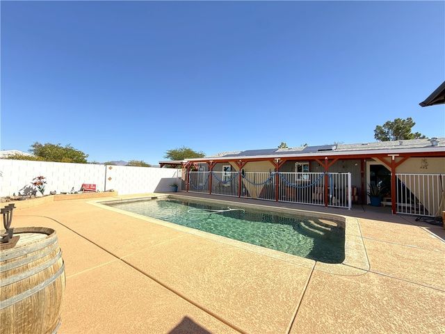 3661 N Gila Road, Golden Valley, AZ 86413