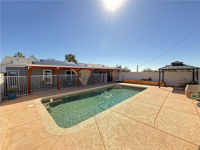 3661 N Gila Road, Golden Valley, AZ 86413
