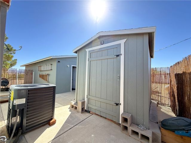 3661 N Gila Road, Golden Valley, AZ 86413