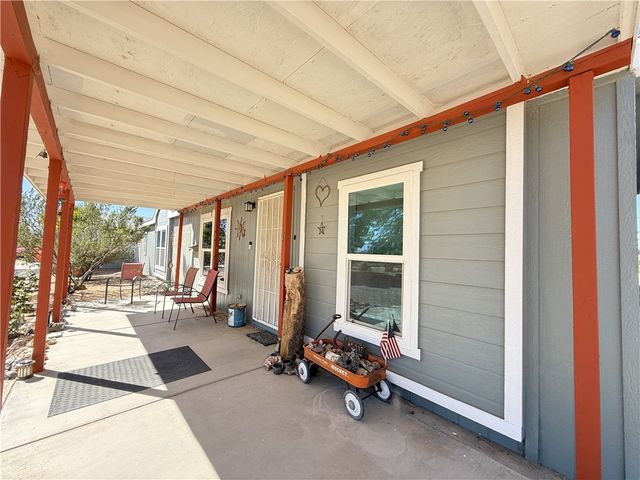 3661 N Gila Road, Golden Valley, AZ 86413