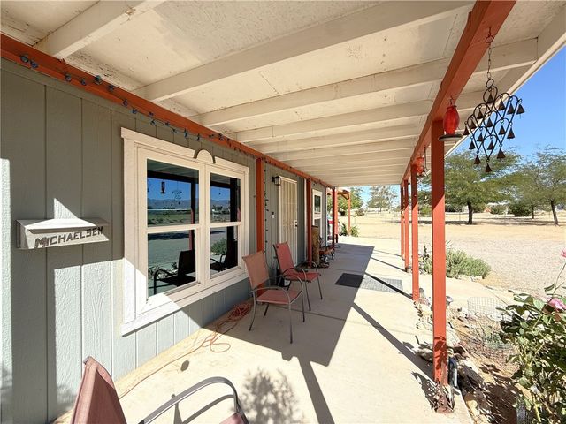 3661 N Gila Road, Golden Valley, AZ 86413