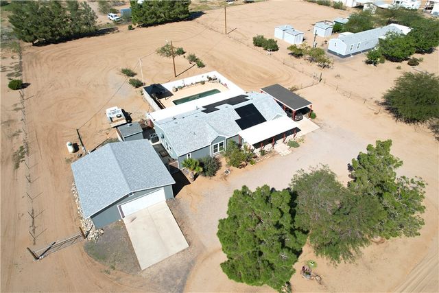 3661 N Gila Road, Golden Valley, AZ 86413