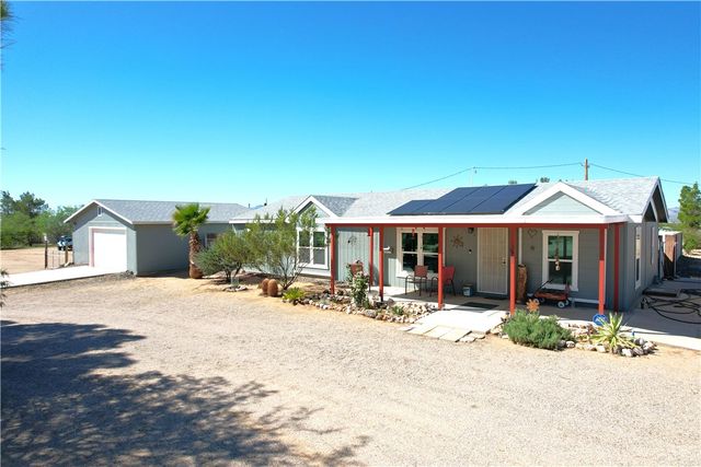 3661 N Gila Road, Golden Valley, AZ 86413