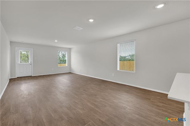 305 WILD GOOSE Drive, Luling, TX 78648