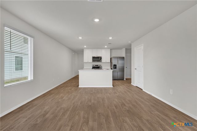 305 WILD GOOSE Drive, Luling, TX 78648