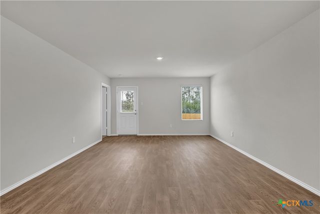 305 WILD GOOSE Drive, Luling, TX 78648