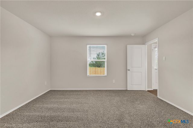 305 WILD GOOSE Drive, Luling, TX 78648