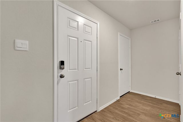 305 WILD GOOSE Drive, Luling, TX 78648