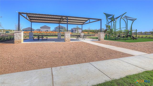 305 WILD GOOSE Drive, Luling, TX 78648