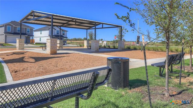 305 WILD GOOSE Drive, Luling, TX 78648