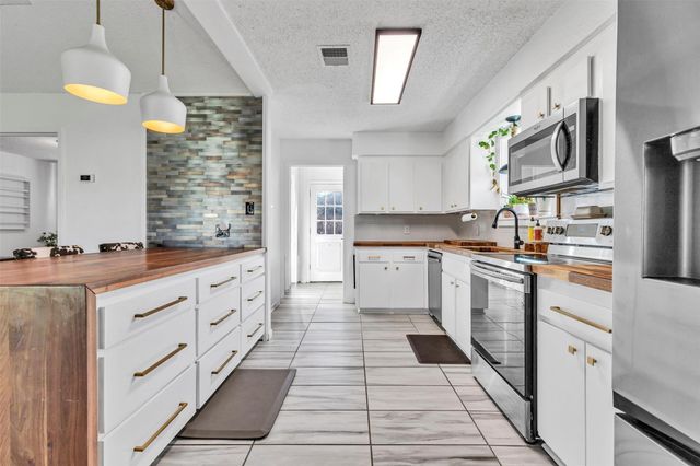 16107 Walnut Springs Lane, Magnolia, TX 77355