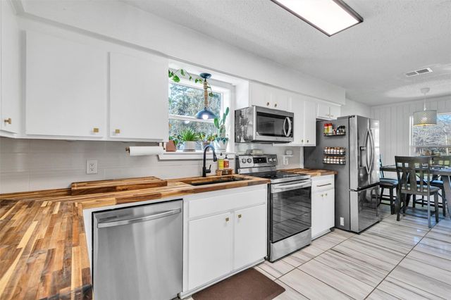 16107 Walnut Springs Lane, Magnolia, TX 77355