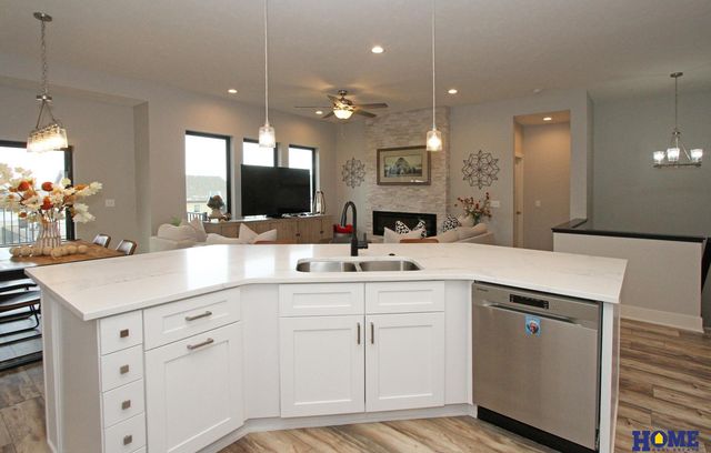 1113 Annabel Avenue, Hickman, NE 68372