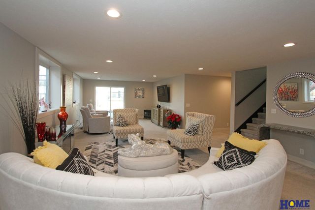 1113 Annabel Avenue, Hickman, NE 68372