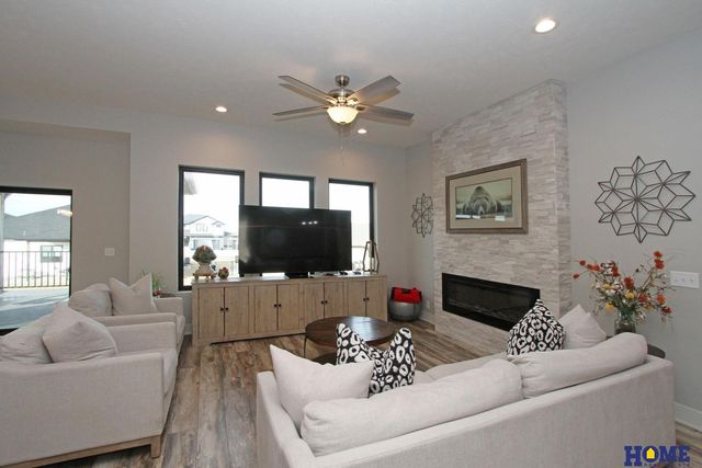 1113 Annabel Avenue, Hickman, NE 68372