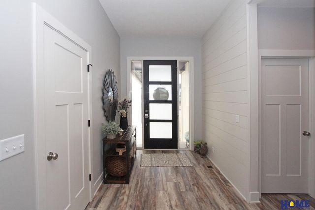 1113 Annabel Avenue, Hickman, NE 68372