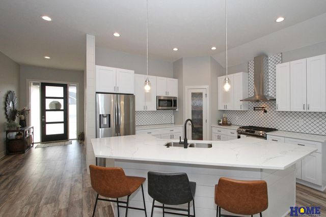 1113 Annabel Avenue, Hickman, NE 68372