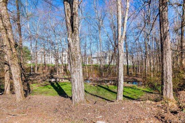 15 Whiteford Drive, Pleasant Valley, NY 12569