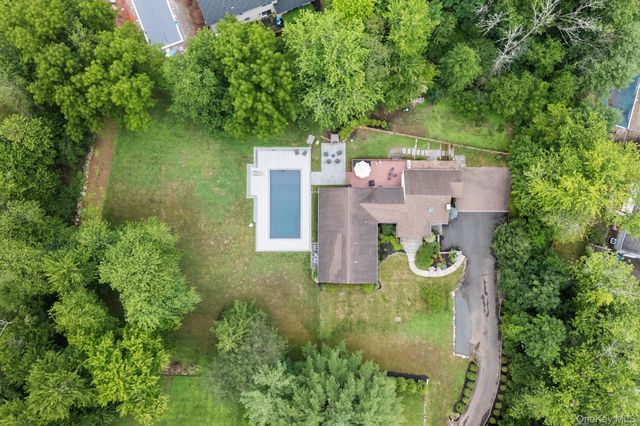 15 Green Hedges Lane, Blauvelt, NY 10913