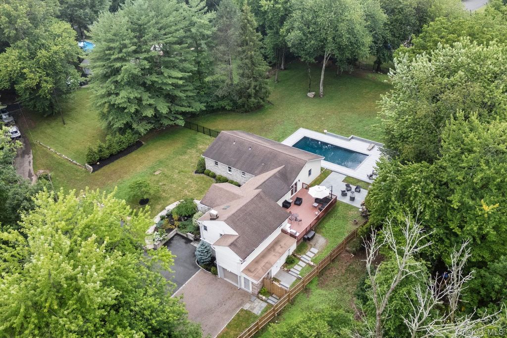 15 Green Hedges Lane, Blauvelt, NY 10913 — photo 2