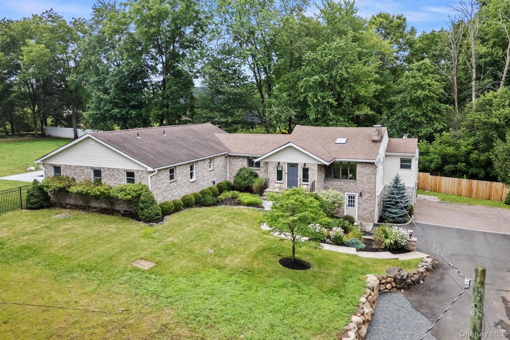 15 Green Hedges Lane, Blauvelt, NY 10913 — photo 3