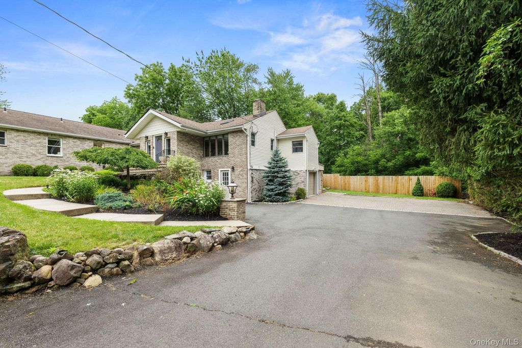 15 Green Hedges Lane, Blauvelt, NY 10913 — photo 4
