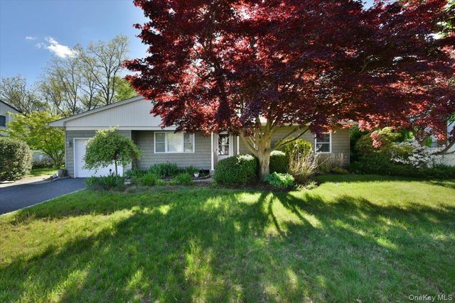 20 Dumond Place, Coram, NY 11727