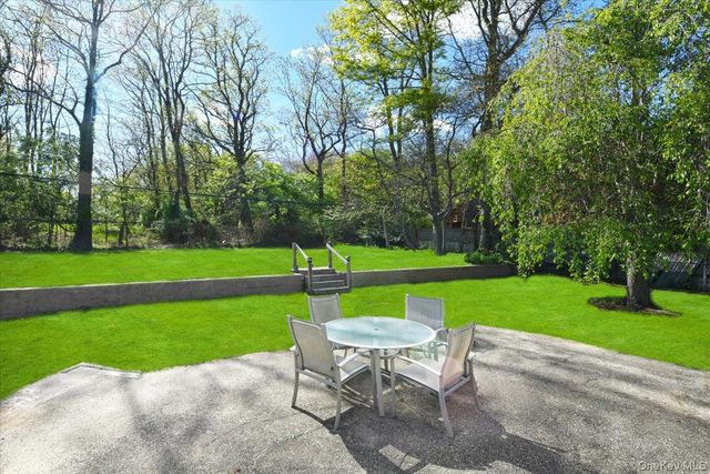 20 Dumond Place, Coram, NY 11727
