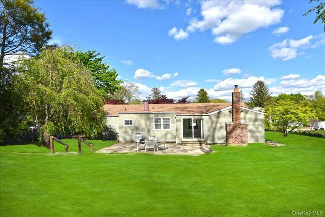 20 Dumond Place, Coram, NY 11727