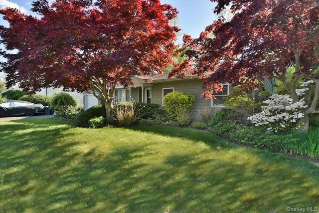 20 Dumond Place, Coram, NY 11727