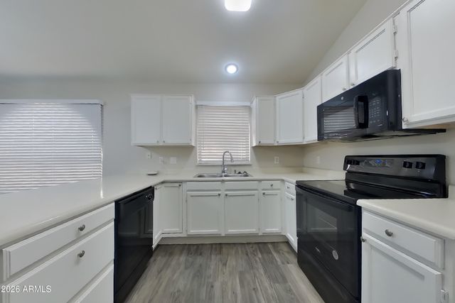 8961 W KATHLEEN Road, Peoria, AZ 85382