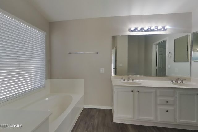 8961 W KATHLEEN Road, Peoria, AZ 85382