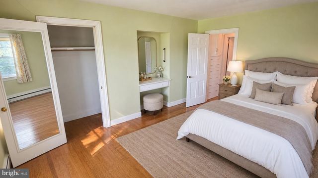 5183 HIGHVIEW AVE, Stephens City, VA 22655
