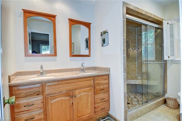 837 Five Point RD, Virginia Beach, VA 23454