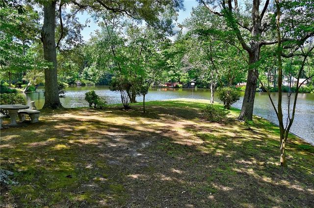837 Five Point RD, Virginia Beach, VA 23454