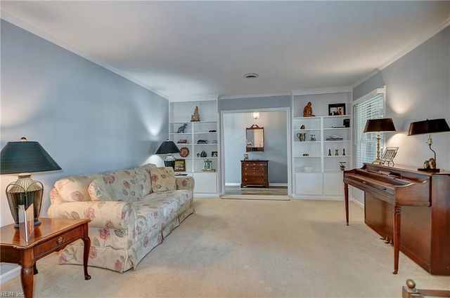 837 Five Point RD, Virginia Beach, VA 23454