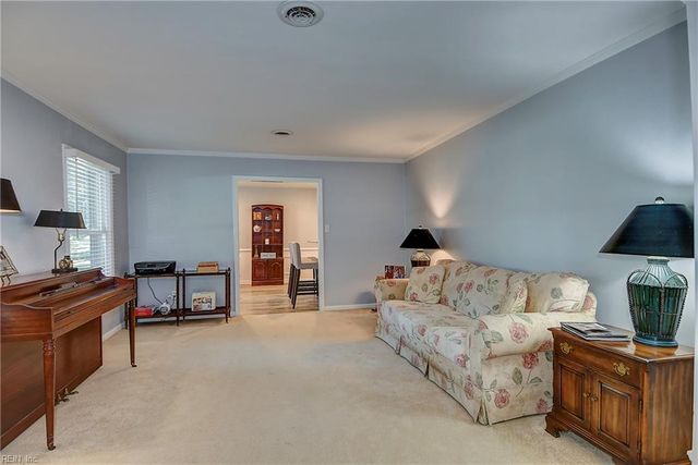 837 Five Point RD, Virginia Beach, VA 23454