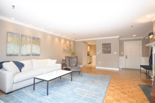 390 Commonwealth Ave 210, Boston, MA 02215