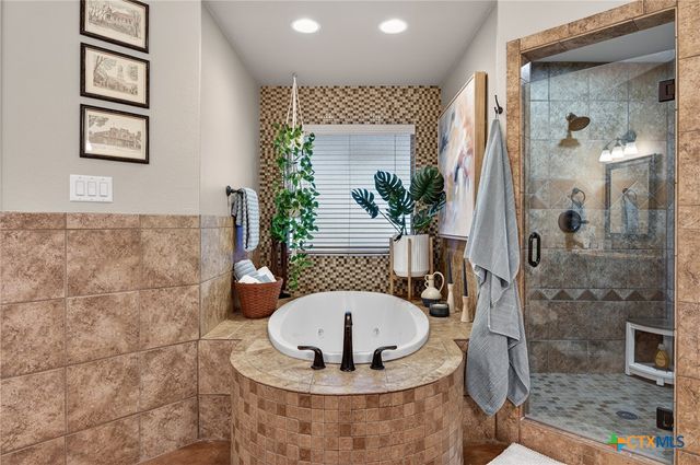 2068 Pirtle Drive, Salado, TX 76571