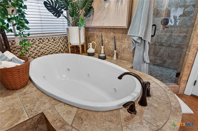 2068 Pirtle Drive, Salado, TX 76571