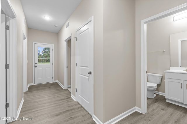 3200 Maldon Ct, Louisville, KY 40216