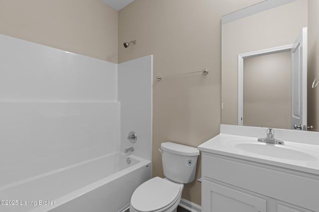 3200 Maldon Ct, Louisville, KY 40216