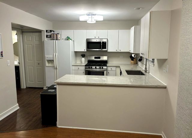 6763 Roanoake Court, Gurnee, IL 60031