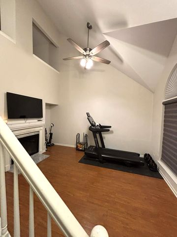 6763 Roanoake Court, Gurnee, IL 60031