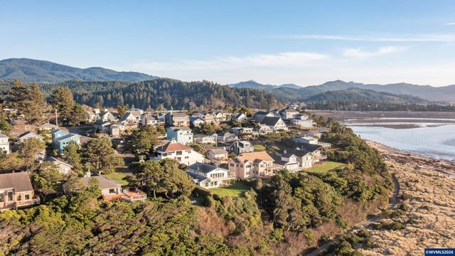 4641 SW Coast Av, Lincoln City, OR 97367