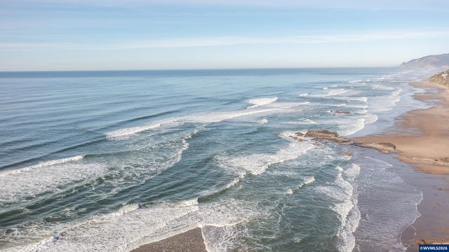 4641 SW Coast Av, Lincoln City, OR 97367
