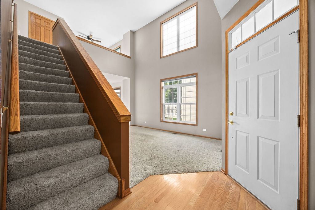 2139 Ashley Court 2139, Downers Grove, IL 60515 — photo 2