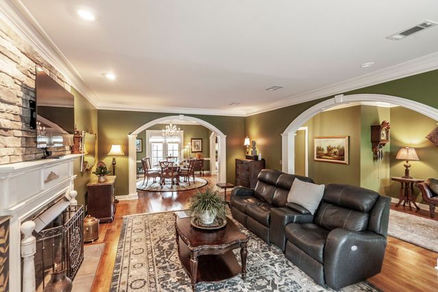 104 Carriage Way, Hendersonville, TN 37075